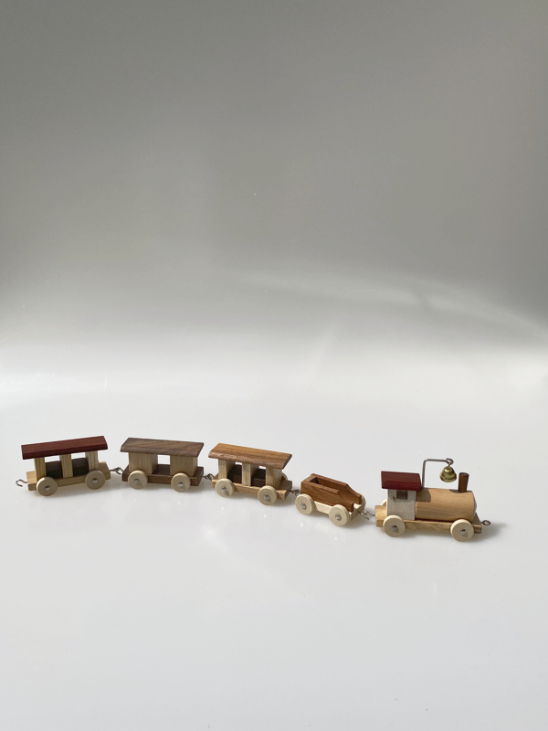 Spielzeugeisenbahn – Personenzug